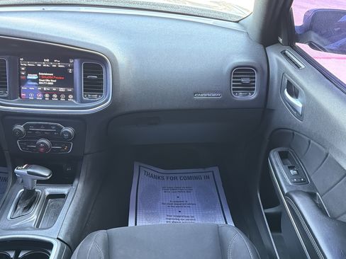 Used 2018 Dodge Charger SXT Plus RWD image 12