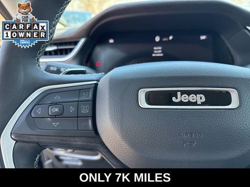 Used 2023 Jeep Grand Cherokee Limited image 35