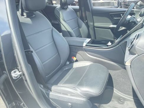 Used 2024 Mercedes-Benz GLC 300 4MATIC image 29
