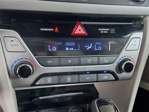 Used 2017 Hyundai Elantra Limited w/ Limited Tech Package 04 image 24