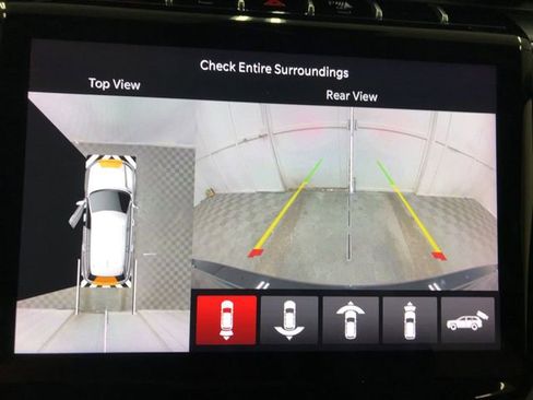 Used 2022 Jeep Grand Cherokee Limited w/ Luxury Tech Group II image 22