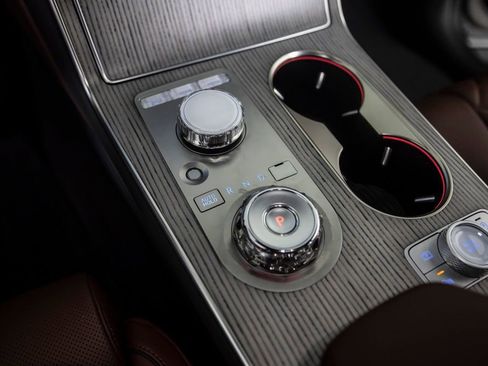 Used 2025 Genesis GV80 3.5T Prestige image 32