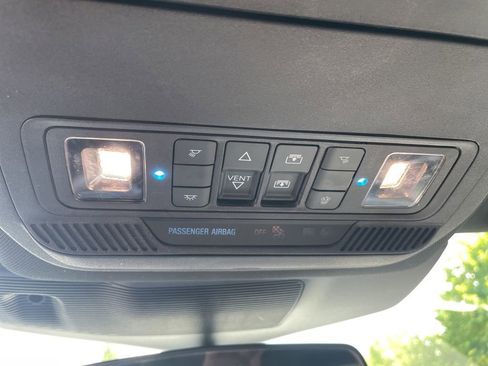 Used 2020 Ford Explorer XLT w/ Equipment Group 202A AWD/4WD image 21