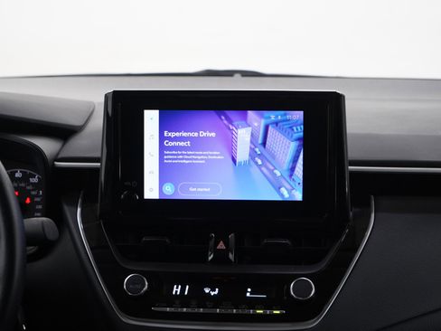 Used 2025 Toyota Corolla LE image 14