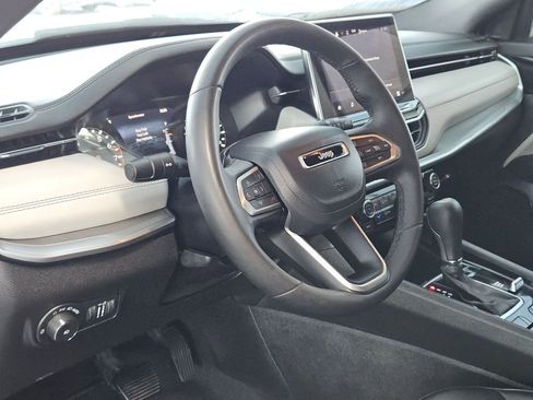 Used 2025 Jeep Compass Limited AWD/4WD image 13