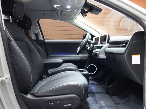 Used 2024 Hyundai Ioniq 5 Limited image 8