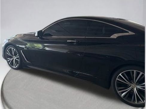 Used 2019 INFINITI Q60 3.0t Luxe w/ Essential Package RWD image 2