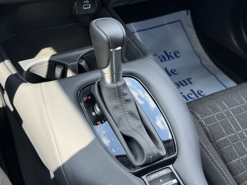 Used 2024 Honda HR-V LX image 17