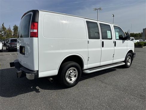 Used 2023 Chevrolet Express 2500 w/ Driver Convenience Package image 5