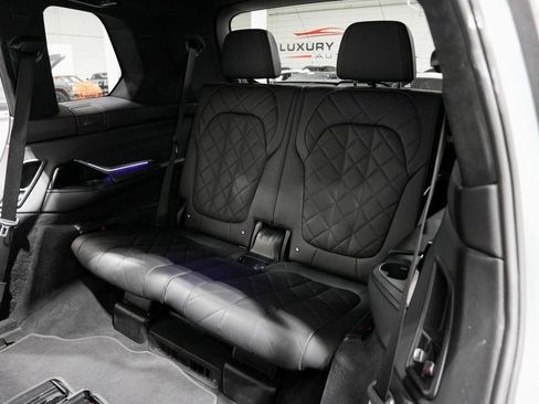 Used 2023 BMW X7 xDrive40i w/ Executive Package image 33