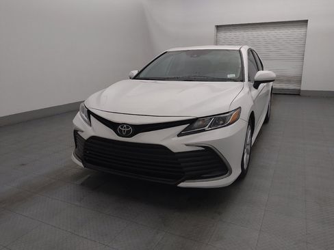 Used 2021 Toyota Camry LE image 15