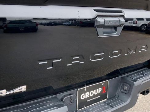 Used 2025 Toyota Tacoma SR image 28
