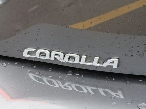 Used 2022 Toyota Corolla SE w/ SE Preferred Package image 24