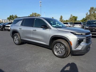 Certified 2025 Chevrolet Traverse LT