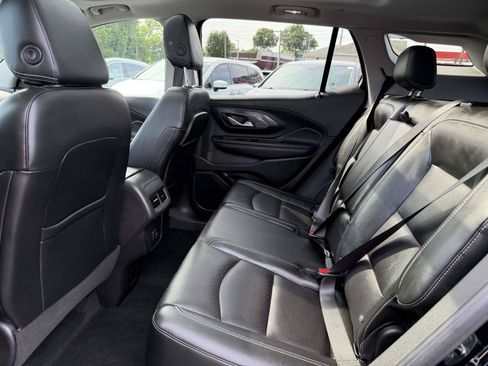 Used 2022 GMC Terrain SLT w/ Infotainment Package II AWD/4WD image 9