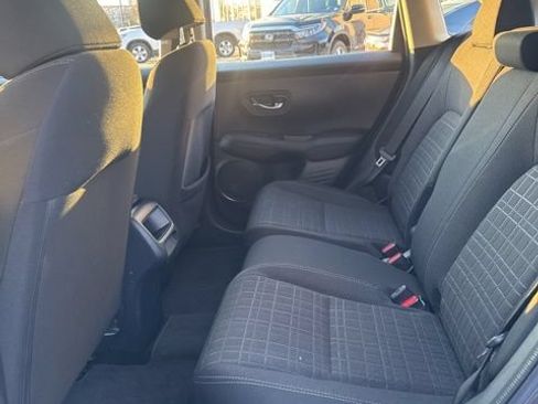 Used 2023 Honda HR-V LX image 9