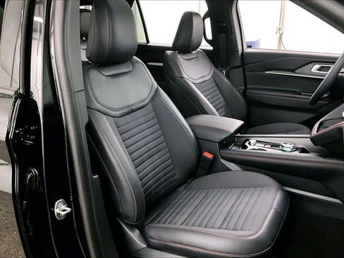 New 2026 Ford Explorer ST-Line w/ ST-Line Street Pack image 7