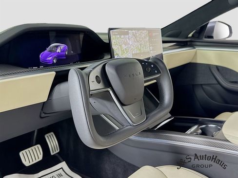 Used 2021 Tesla Model S Plaid image 9