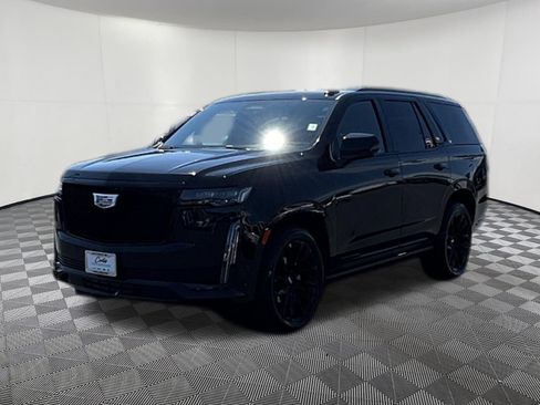 Used 2023 Cadillac Escalade Sport w/ LPO, ONYX Package AWD/4WD image 3