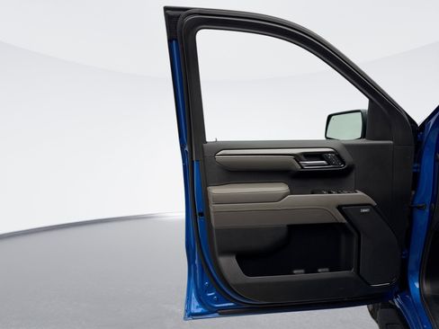 Used 2022 Chevrolet Silverado 1500 ZR2 w/ Technology Package image 9