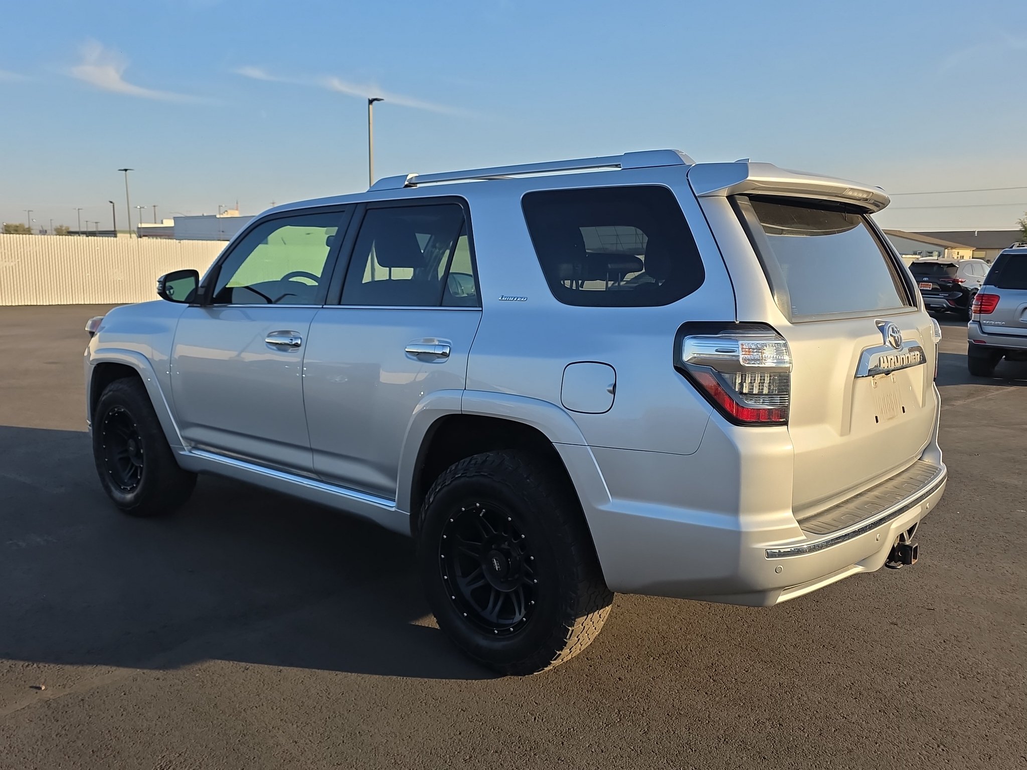 Used 2016 Toyota 4Runner Limited AWD/4WD image 6