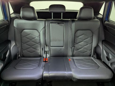 Used 2024 Volkswagen Atlas Cross Sport SE w/ Panoramic Sunroof Package FWD image 13