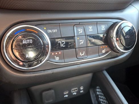 Used 2022 Chevrolet TrailBlazer LT w/ Convenience Package FWD image 19