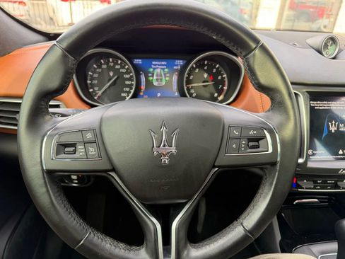 Used 2018 Maserati Levante image 17