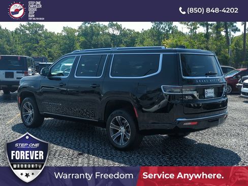 Used 2024 Jeep Grand Wagoneer L 4WD image 4