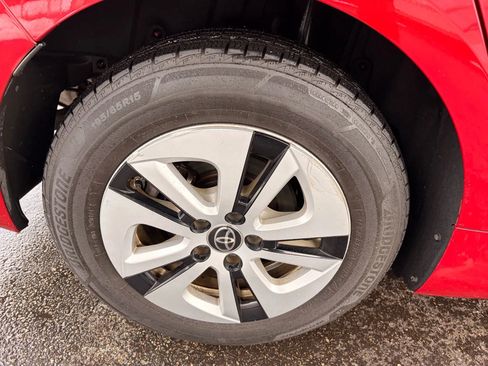 Used 2017 Toyota Prius Two w/ Prius Two Safety Plus Package image 38