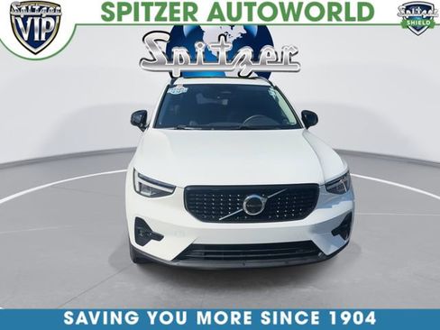 Used 2023 Volvo XC40 B5 Plus w/ Driver Assist Package AWD/4WD image 3