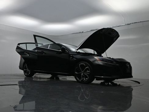 Used 2024 Nissan Altima 2.5 SR image 29