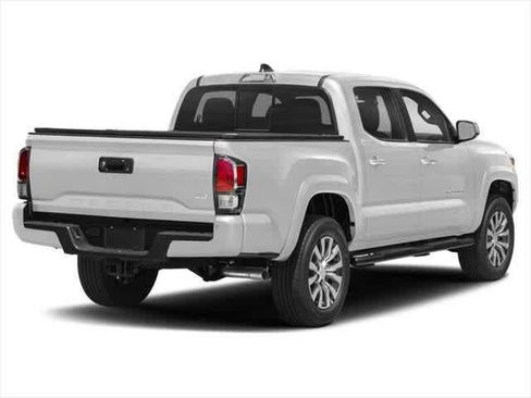 Used 2023 Toyota Tacoma Limited image 2
