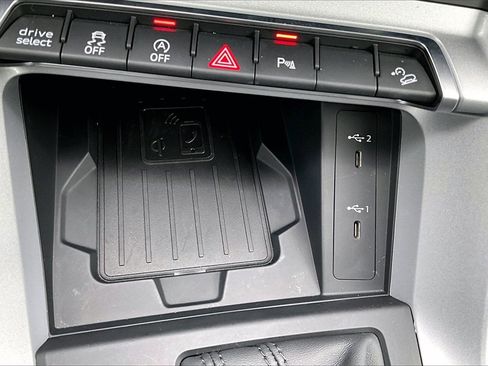 Used 2025 Audi Q3 2.0T Premium w/ Convenience Package image 16