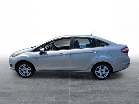 Used 2015 Ford Fiesta SE FWD image 3