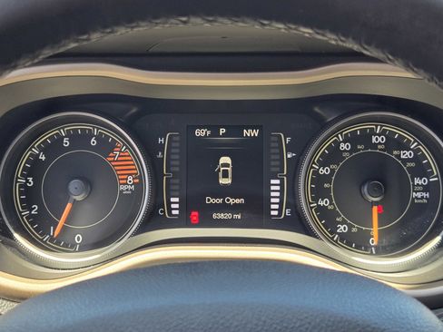 Used 2018 Jeep Cherokee Latitude w/ Altitude Package AWD/4WD image 22