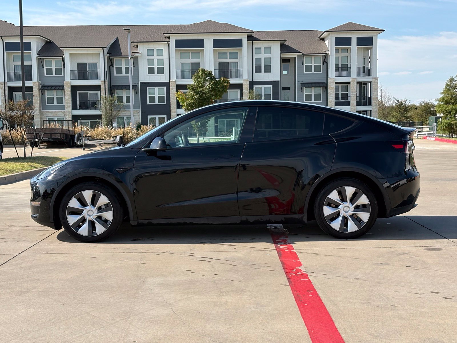 Used 2023 Tesla Model Y Long Range AWD/4WD image 4