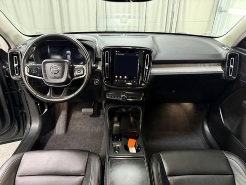 Used 2026 Volvo XC40 B5 Core AWD/4WD image 13
