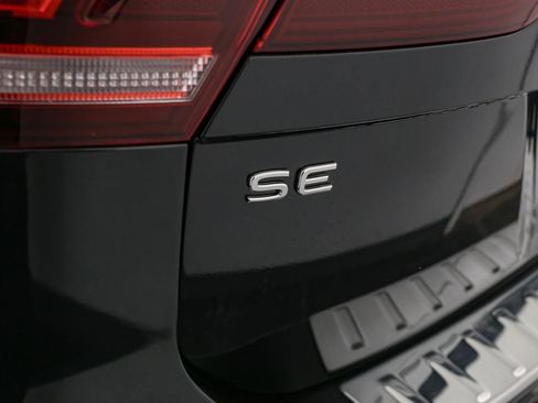 Certified 2023 Volkswagen Tiguan SE image 12