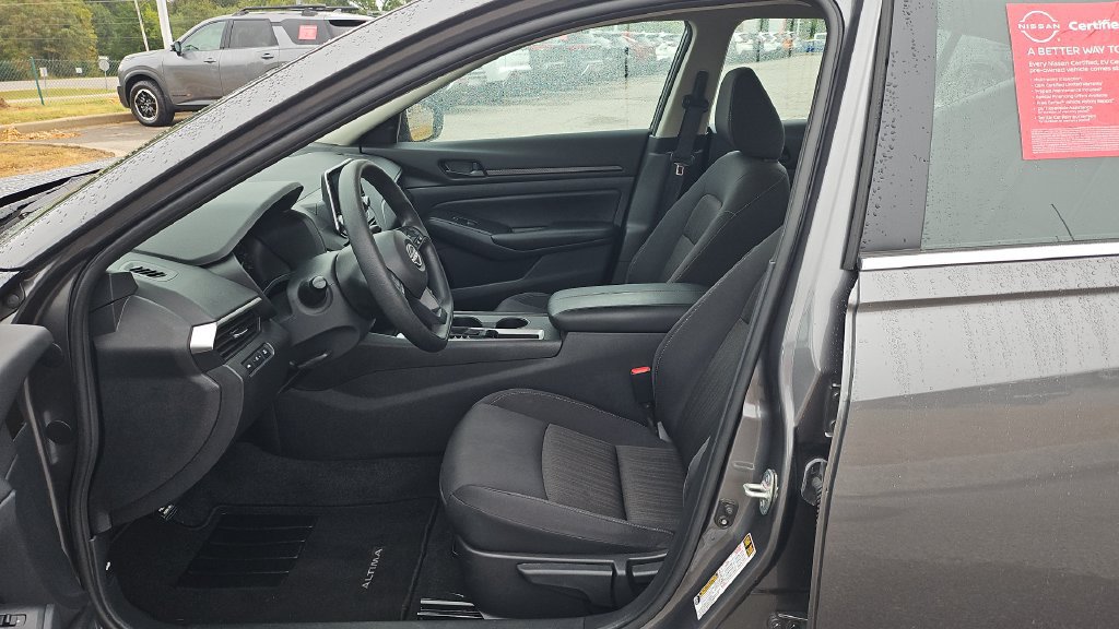 Certified 2025 Nissan Altima 2.5 S FWD image 4