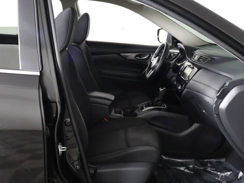 Used 2020 Nissan Rogue SV image 22