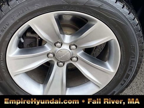 Used 2018 Dodge Challenger SXT image 29