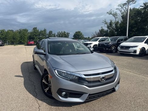Used 2016 Honda Civic Touring image 17