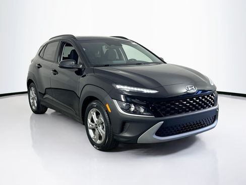 Used 2023 Hyundai Kona SEL w/ Convenience Package FWD image 3