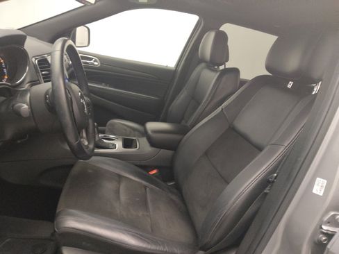 Used 2019 Jeep Grand Cherokee Altitude image 17