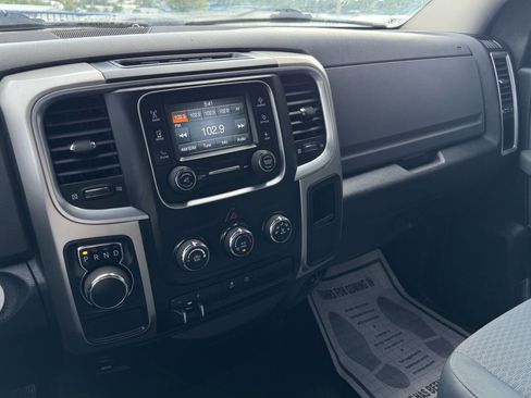 Used 2019 RAM 1500 Classic SLT image 12