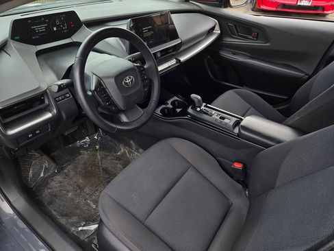Used 2024 Toyota Prius LE FWD image 10