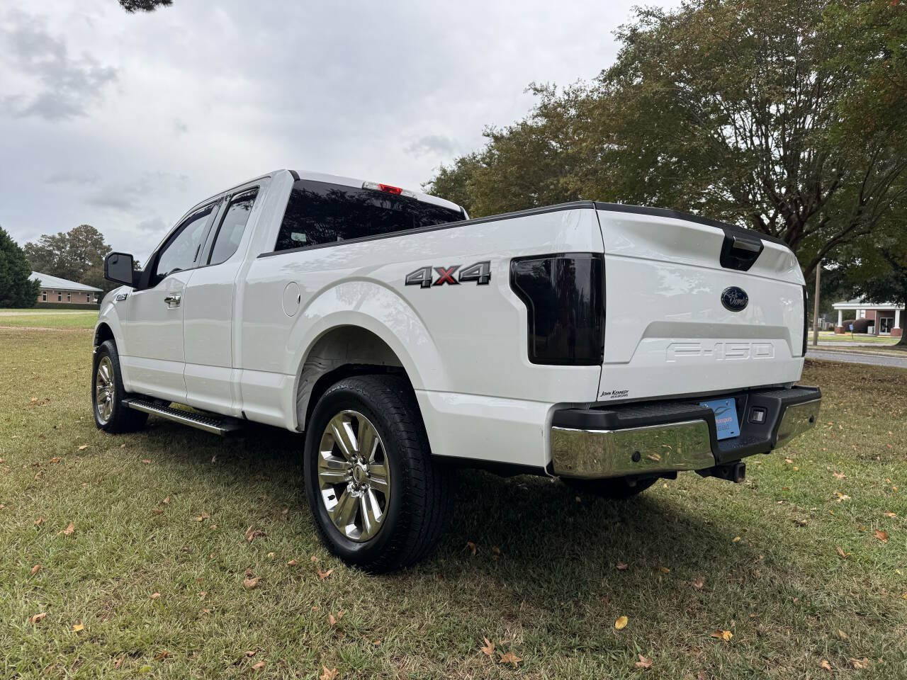 Used 2018 Ford F150 XLT w/ Equipment Group 302A Luxury AWD/4WD image 8