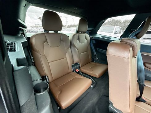Used 2022 Volvo XC90 T6 Momentum image 31