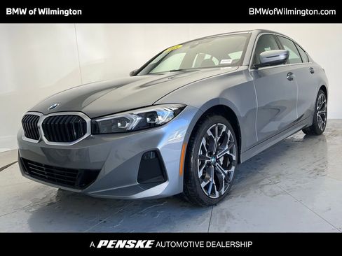 Used 2025 BMW 330i Sedan image 1